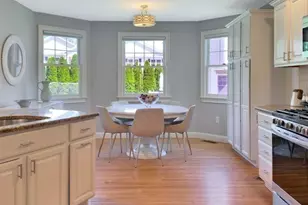 13 Green St, Newton, MA 02458 - Photo 8