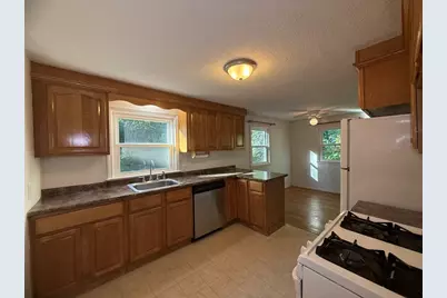 45 Richardson St #A, Billerica, MA 01821 - Photo 8
