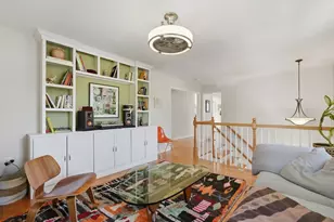 10 Slocum Farm Dr, Dartmouth, MA 02747 - Photo 2