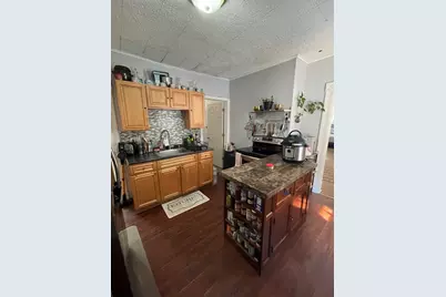 52 Acushnet St, Springfield, MA 01105 - Photo 4