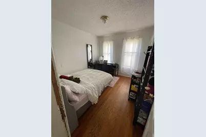 52 Acushnet St, Springfield, MA 01105 - Photo 8