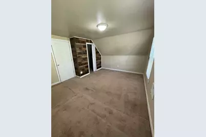52 Acushnet St, Springfield, MA 01105 - Photo 26