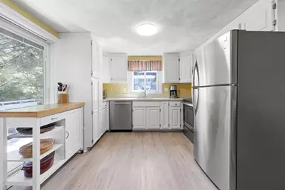 42 Hawthorn Ave, Needham, MA 02492 - Photo 6