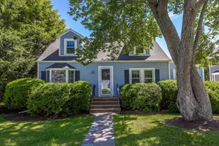 42 Hawthorn Ave, Needham, MA 02492 - Photo 2