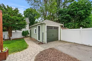 31 Sycamore St, Lowell, MA 01852 - Photo 28