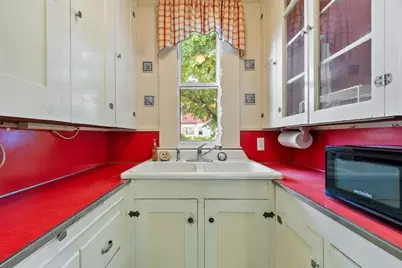 140 Lake View Ave, Lynn, MA 01904 - Photo 16