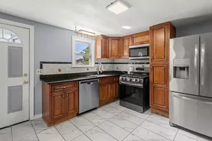 2 Canaan St, Boston, MA 02126 - Photo 10