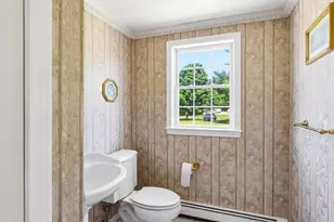 27 Charles Ave, Uxbridge, MA 01569 - Photo 12