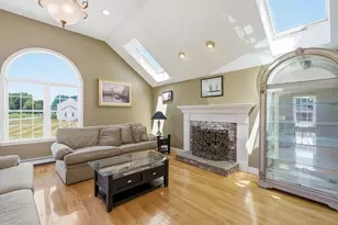27 Charles Ave, Uxbridge, MA 01569 - Photo 2