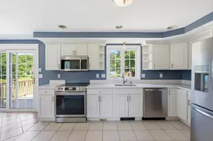 27 Charles Ave, Uxbridge, MA 01569 - Photo 6