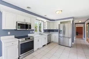 27 Charles Ave, Uxbridge, MA 01569 - Photo 4