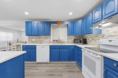 12 North Doris Avenue, Brockton, MA 02301 - Photo 6