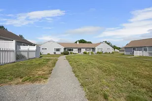 22 Fredette St, Chicopee, MA 01022 - Photo 22