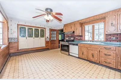 16 Westmont Cir, Shrewsbury, MA 01545 - Photo 2