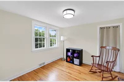 378 Roosevelt Ave, Springfield, MA 01118 - Photo 18