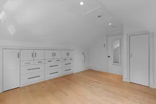256 W 3rd St, Boston, MA 02127 - Photo 22