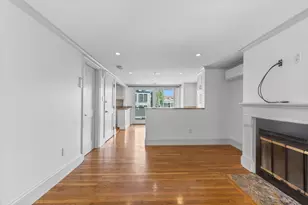 256 W 3rd St, Boston, MA 02127 - Photo 16
