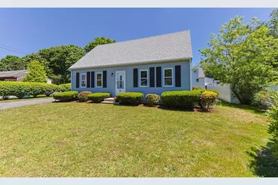 10 Antlers Shore Dr, Falmouth, MA 02536 - Photo 4