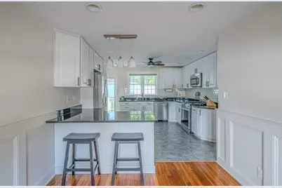 10 Richards Rd, Weymouth, MA 02189 - Photo 4
