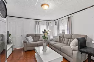 452 Tecumseh St, Fall River, MA 02721 - Photo 6