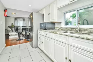 452 Tecumseh St, Fall River, MA 02721 - Photo 6