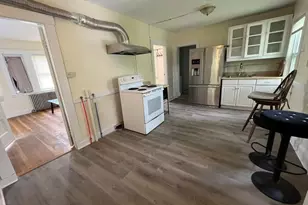 85 Town Hill St, Quincy, MA 02169 - Photo 2