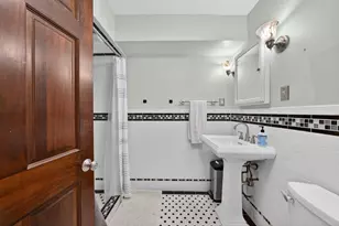 8 Wiget St, Boston, MA 02113 - Photo 12