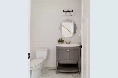 19 Cottage St, Lexington, MA 02420 - Photo 4