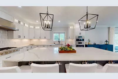 4 Lincoln Ct, Medfield, MA 02052 - Photo 4