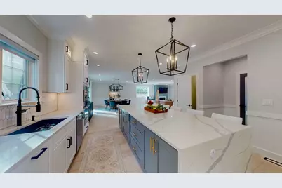 4 Lincoln Ct, Medfield, MA 02052 - Photo 2