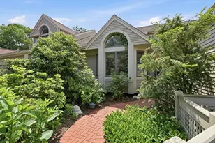 7 Wainwright Rd, Winchester, MA 01890 - Photo 2