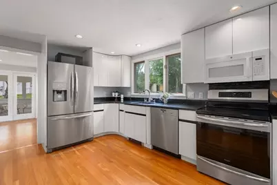 11 Foxhill Rd, Framingham, MA 01701 - Photo 8