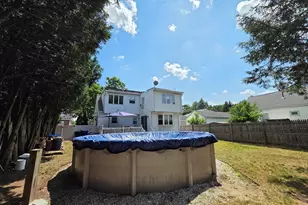 216 Plumtree Rd, Springfield, MA 01118 - Photo 22