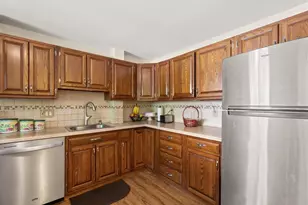 26 Wilson St, Marlborough, MA 01752 - Photo 6