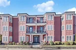 32 Common St, Waltham, MA 02451 - Photo 2