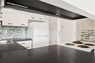 60 Babcock St, Brookline, MA 02446 - Photo 32