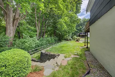 54 Portland St, Holyoke, MA 01040 - Photo 20
