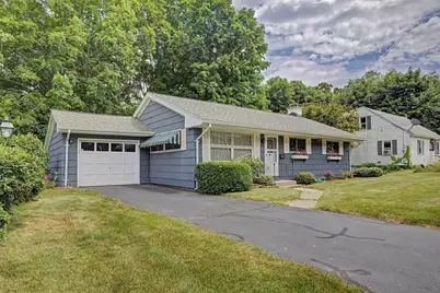 54 Portland St, Holyoke, MA 01040 - Photo 2