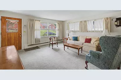 54 Portland St, Holyoke, MA 01040 - Photo 4