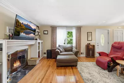 13 Stagg Dr, Natick, MA 01760 - Photo 2