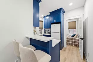 31 Irving St, Boston, MA 02114 - Photo 6