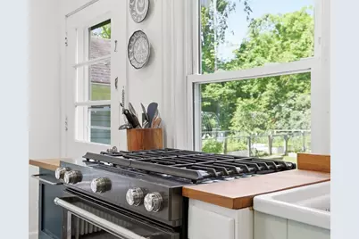 541 Bedford St, East Bridgewater, MA 02333 - Photo 10