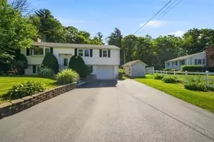 115 Arrowhead Dr, Bridgewater, MA 02324 - Photo 2