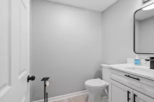 39 Madonna Cir, Lowell, MA 01854 - Photo 12