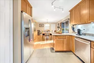 15 Stonewall Ave, Dartmouth, MA 02747 - Photo 14