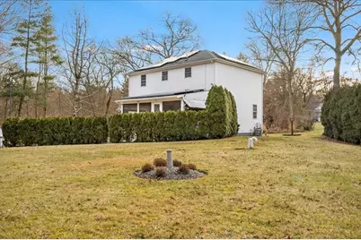15 Stonewall Ave, Dartmouth, MA 02747 - Photo 8