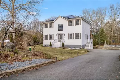 15 Stonewall Ave, Dartmouth, MA 02747 - Photo 2