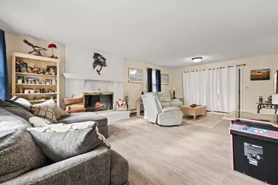 10 Bayberry Ln, Mattapoisett, MA 02739 - Photo 2