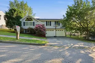 37 Moreland Green Dr, Worcester, MA 01609 - Photo 2