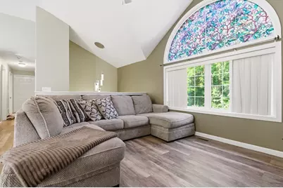 37 Moreland Green Dr, Worcester, MA 01609 - Photo 4